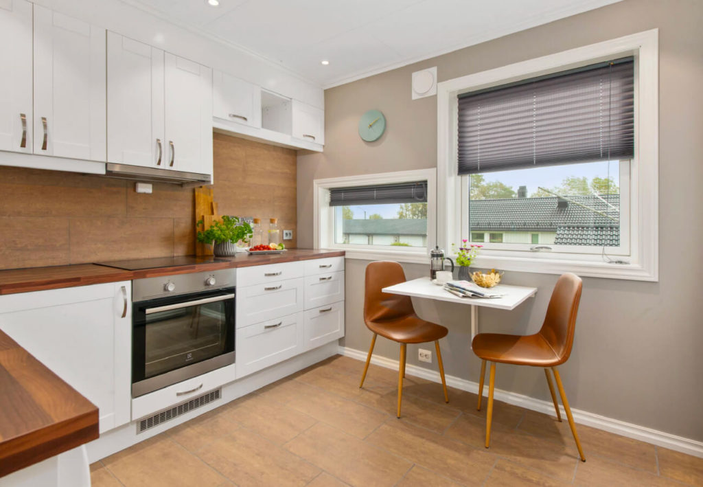 eat in kitchen